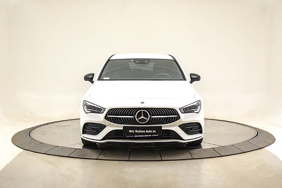 Mercedes-Benz CLA180 4 of 5