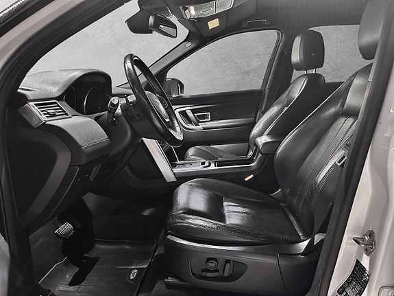 Land Rover Discovery Sport 15 of 30