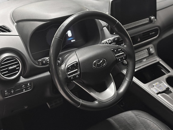 Hyundai Kona 15 of 30