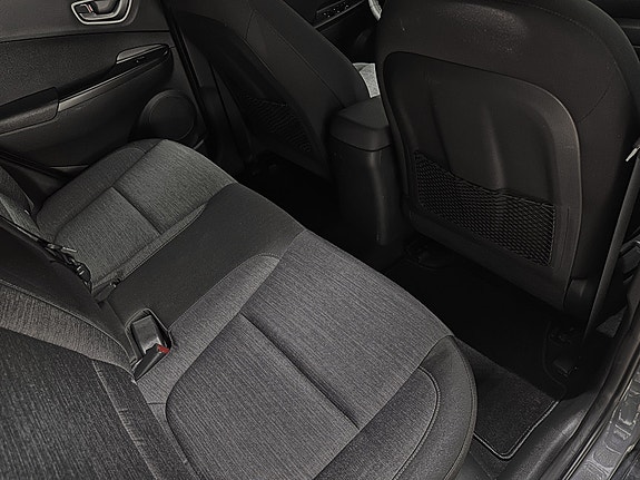 Hyundai Kona 14 of 30