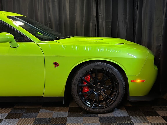 Dodge Challenger 23 of 30