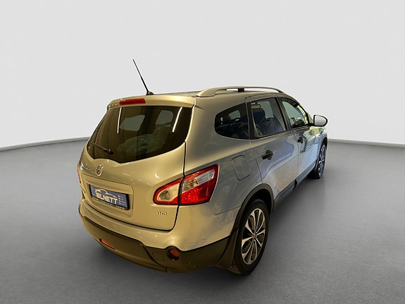 Nissan Qashqai+2 4 of 5