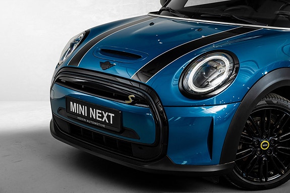 MINI Cooper SE 4 of 5