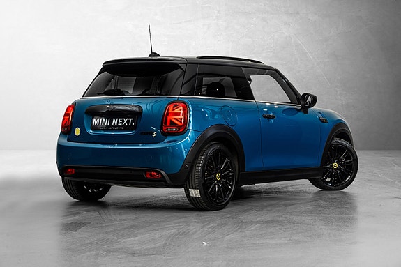 MINI Cooper SE 3 of 5