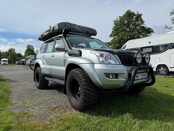 Toyota Land Cruiser 2 of 30