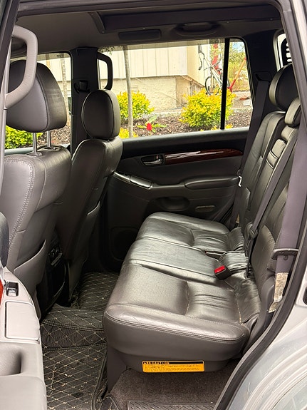 Toyota Land Cruiser 27 of 30