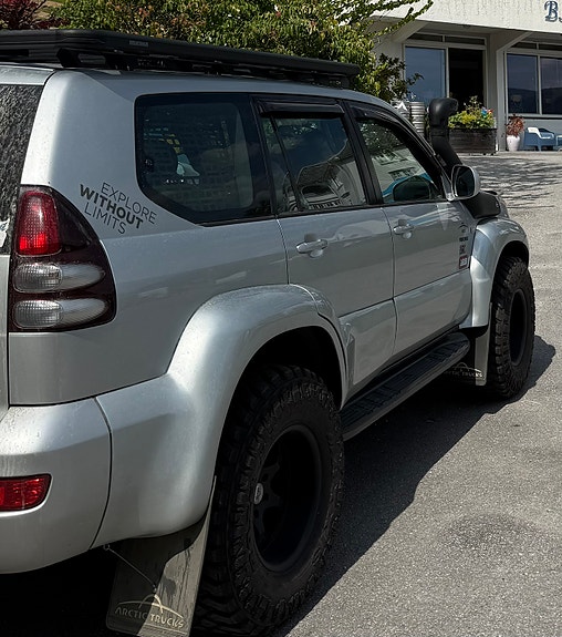 Toyota Land Cruiser 4 of 30