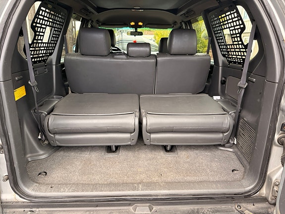 Toyota Land Cruiser 19 of 30