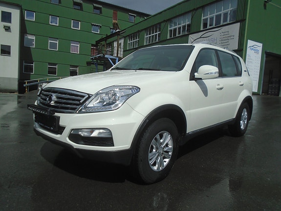 SsangYong Rexton 2 of 5