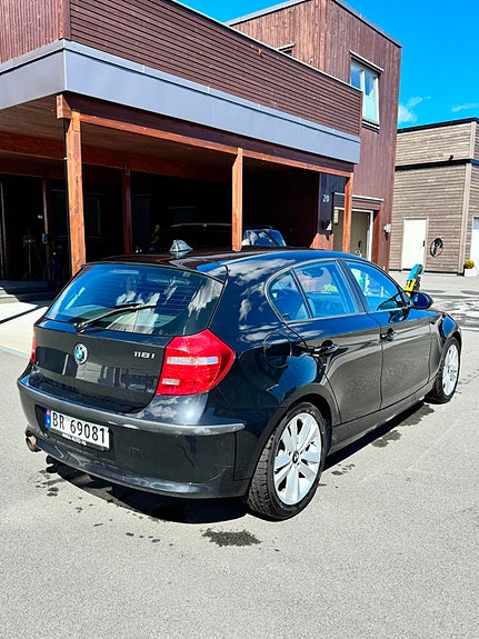 BMW 118i 5 of 12