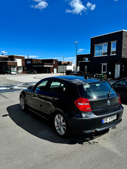 BMW 118i 4 of 12