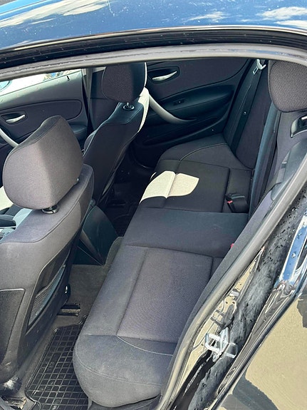 BMW 118i 11 of 12