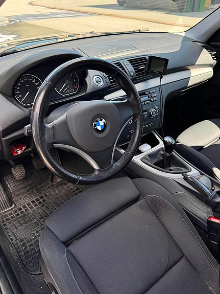 BMW 118i 9 of 12