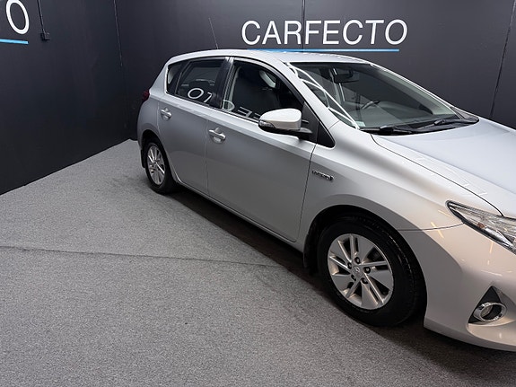 Toyota Auris 3 of 5