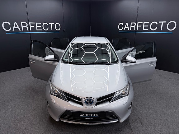 Toyota Auris 5 of 5