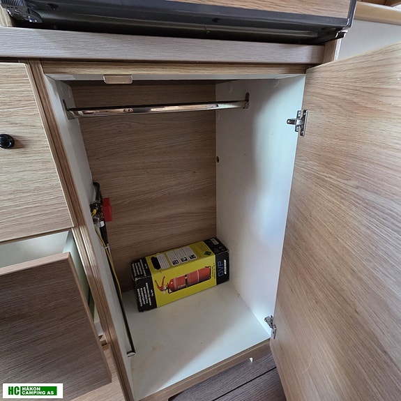 Knaus VAN, 4 sengeplasser, dobbelt seng 11 of 19