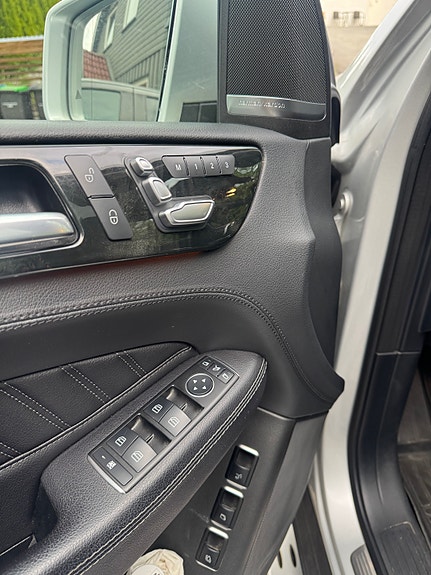 Mercedes-Benz GLS350 d 10 of 15