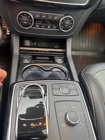 Mercedes-Benz GLS350 d 9 of 15