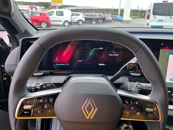 Renault Scenic E-Tech 22 of 25