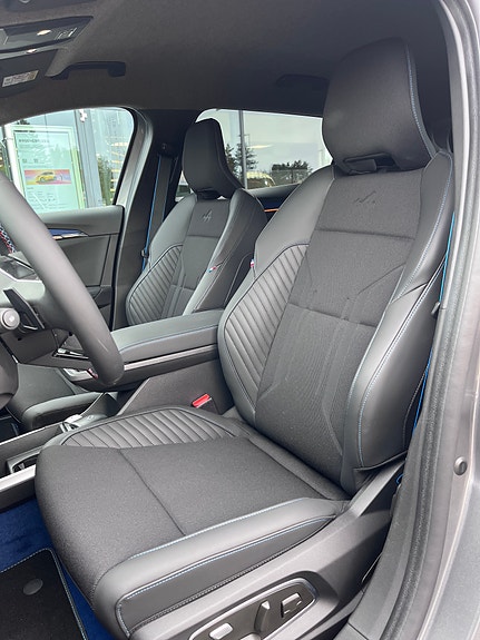 Renault Scenic E-Tech 10 of 25