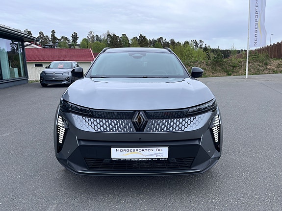 Renault Scenic E-Tech 8 of 25