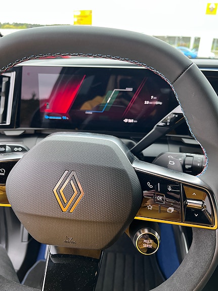 Renault Scenic E-Tech 20 of 25