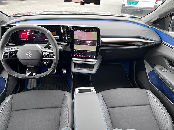 Renault Scenic E-Tech 14 of 25