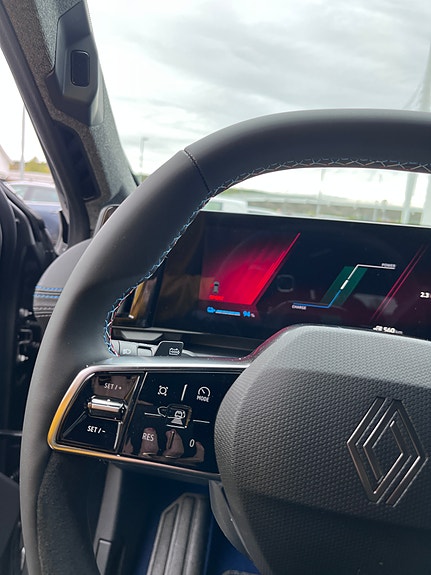 Renault Scenic E-Tech 23 of 25