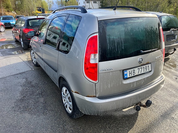 Skoda Roomster 3 of 5