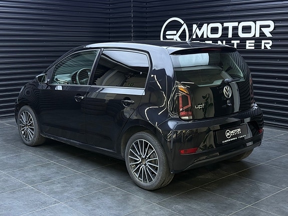 Volkswagen UP! 2 of 30