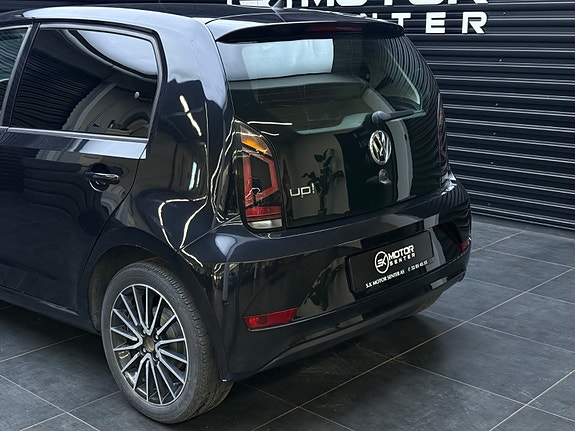 Volkswagen UP! 6 of 30