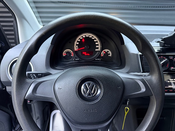 Volkswagen UP! 12 of 30