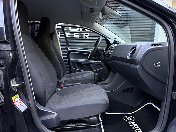 Volkswagen UP! 23 of 30