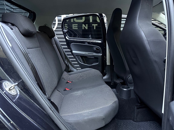 Volkswagen UP! 24 of 30