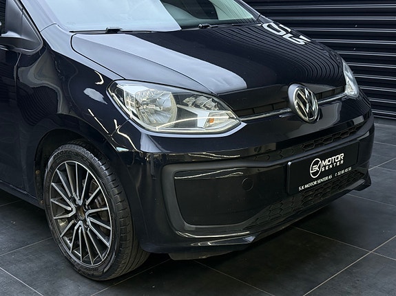 Volkswagen UP! 3 of 30