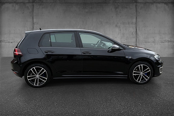 Volkswagen Golf VII 3 of 5