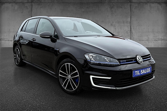 Volkswagen Golf VII 2 of 5