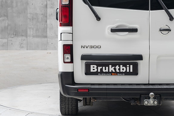 Nissan NV300 5 of 25