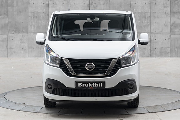 Nissan NV300 3 of 25