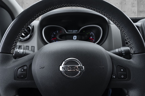 Nissan NV300 16 of 25