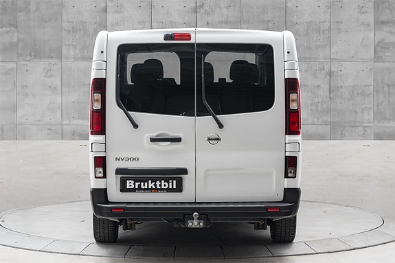 Nissan NV300 4 of 25