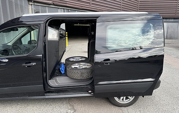 Ford Transit Connect 14 of 30
