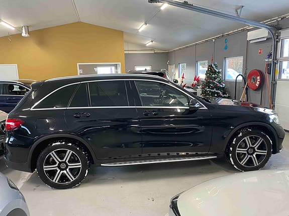 Mercedes-Benz GLC350 e 3 of 5