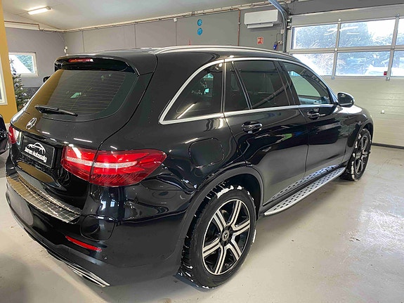 Mercedes-Benz GLC350 e 4 of 5