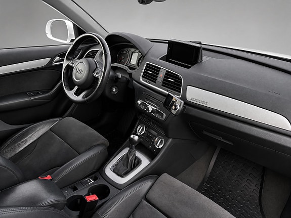 Audi Q3 15 of 30
