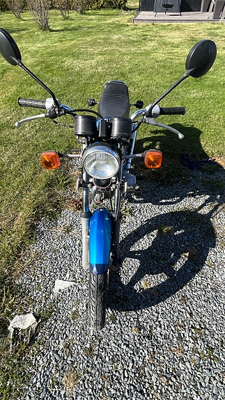 Honda CB 125 Twin 3 of 5
