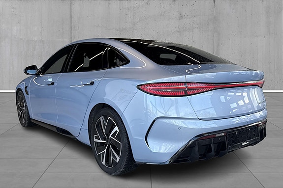 BYD Seal 16 of 17