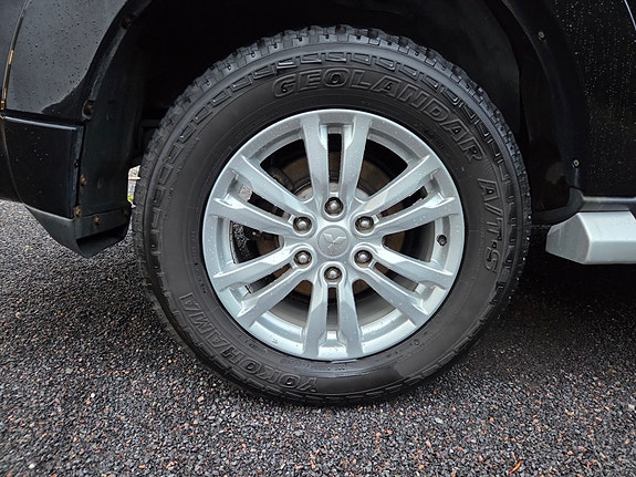 Mitsubishi Pajero 20 of 30