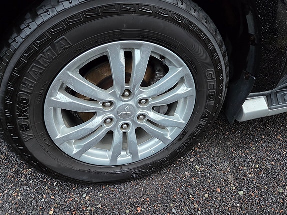 Mitsubishi Pajero 25 of 30