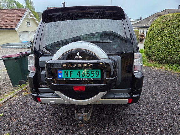 Mitsubishi Pajero 6 of 30